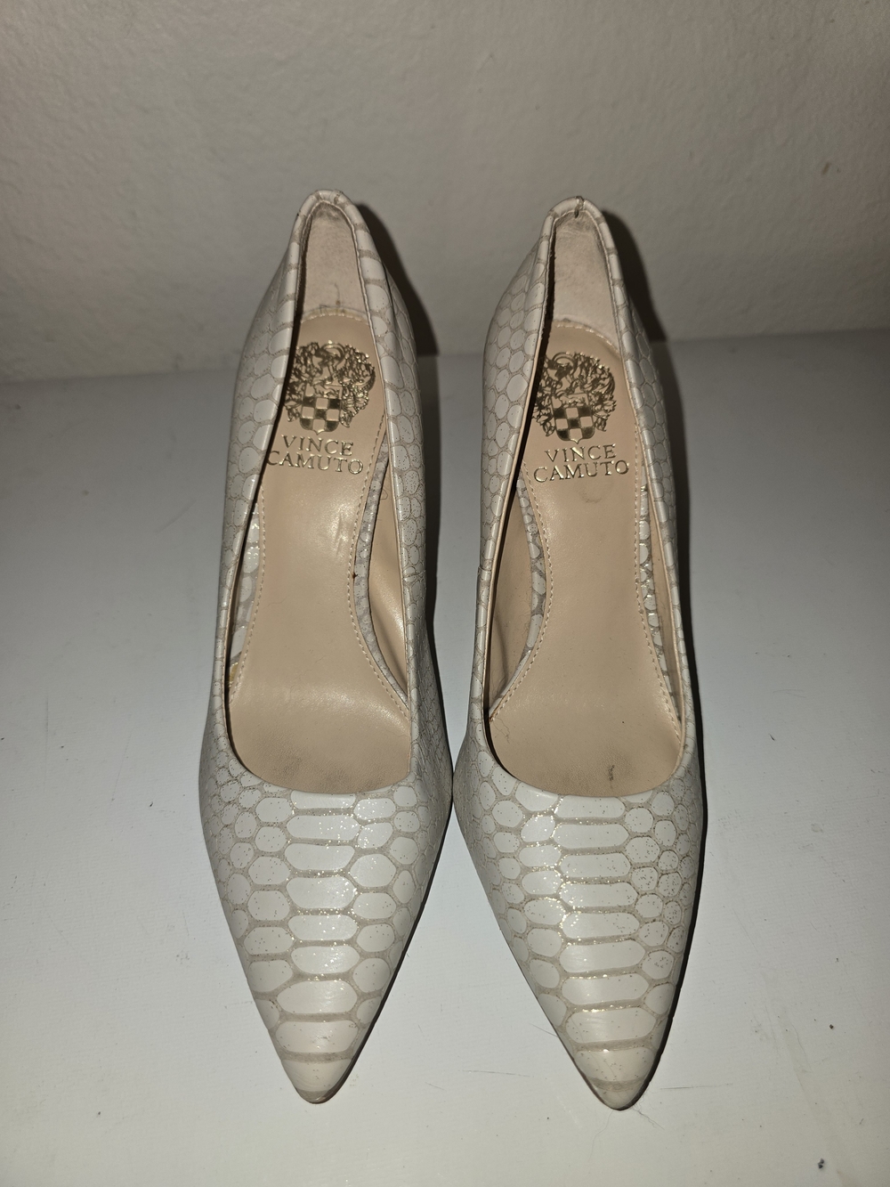 Vince Camuto Women's White Textured Pointed-Toe Pumps